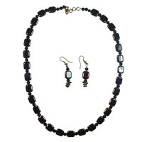 Get Fabulous Look With Dark Brown Necklace And Earrings