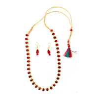 Necklace with heart shaped wine red beads